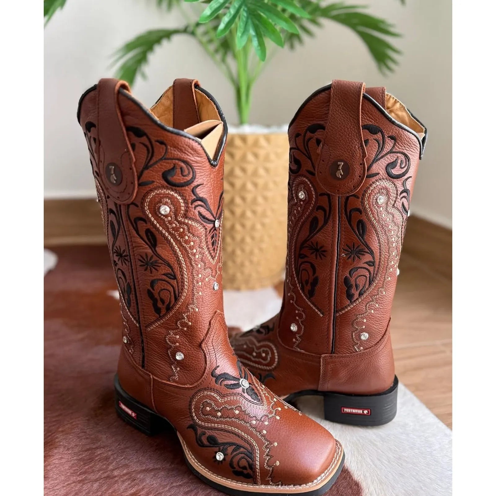 Bota Texana - Couro Látego Bordado Florência Preto e Bege Com Strass - Imagem 2